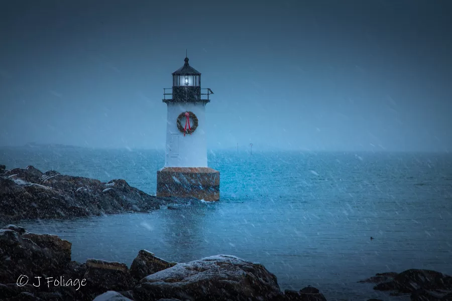 Christmas Wreath on Winter Island lighthouse