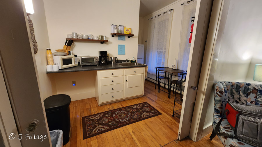 Allegory Airbnb in Carroll New Hampshire-kitchen